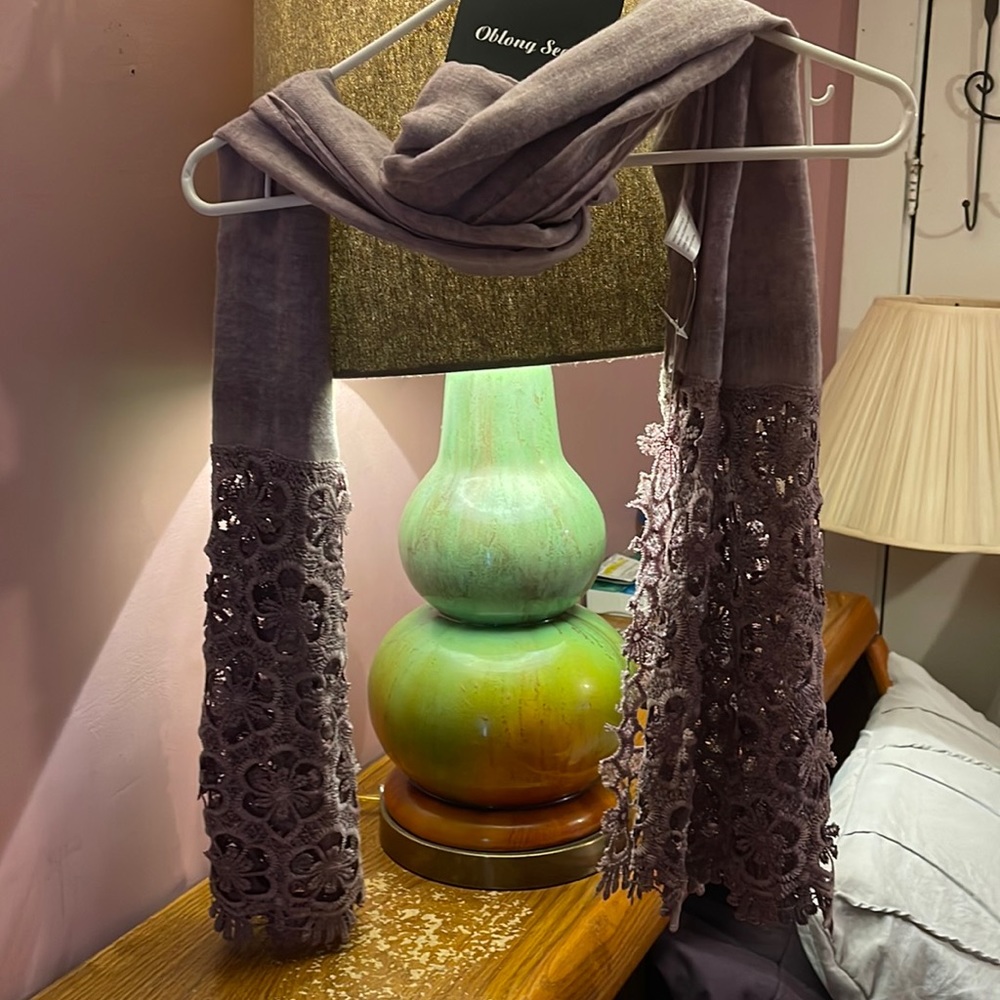 Women’s scarf